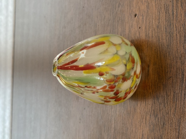 STUNNING Small Pearlessence HANDBLOWN Confetti Art Glass Egg Shaped Bud Vase 3"H