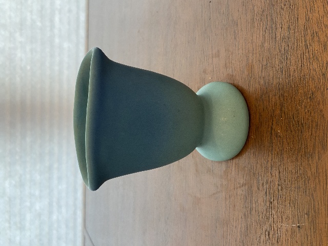 STUNNING VTG VAN BRIGGLE Ming Blue Art Pottery Fan Bud Vase 5"H SIGNED