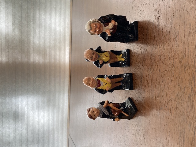 SET(4) VTG Royal Doulton Charles Dickens Collection Figurines 4"H