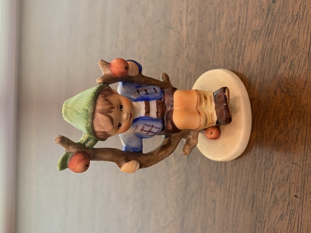 VTG Goebel Hummel "APPLE TREE BOY" Porcelain Figurine #142 3.75"H W.GERMANY TMK5