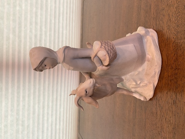 VTG LLADRO Little Girl With Goat Porcelain Figurine #4812, 8.75"H SPAIN RETIRED