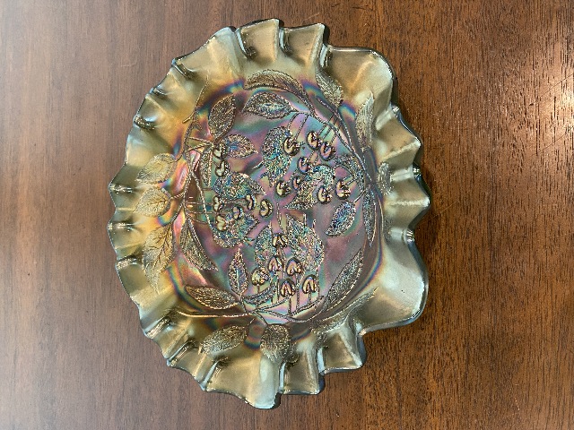 STUNNING ANTIQUE MILLERSBURG Green Iridescent HANGING CHERRIES Glass Bowl 10.25"