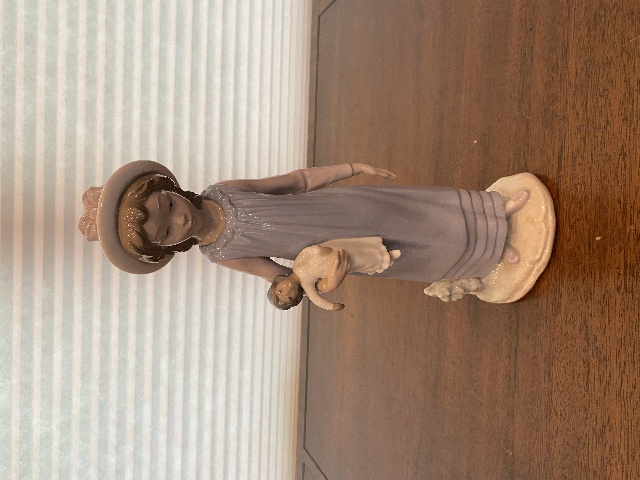 VTG LLADRO BELINDA WITH HER DOLL Porcelain Figurine #5045, 11.25"H SPAIN RETIRED