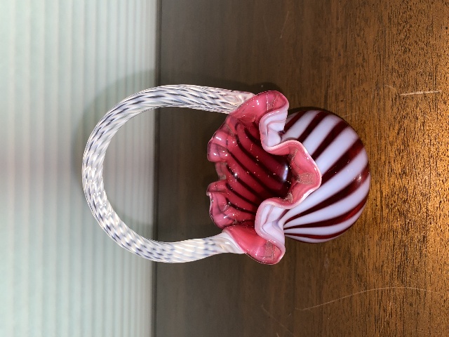 STUNNING VTG FENTON Cranberry Opalescent Swirl Glass Basket Swirl Handle 6.25"H