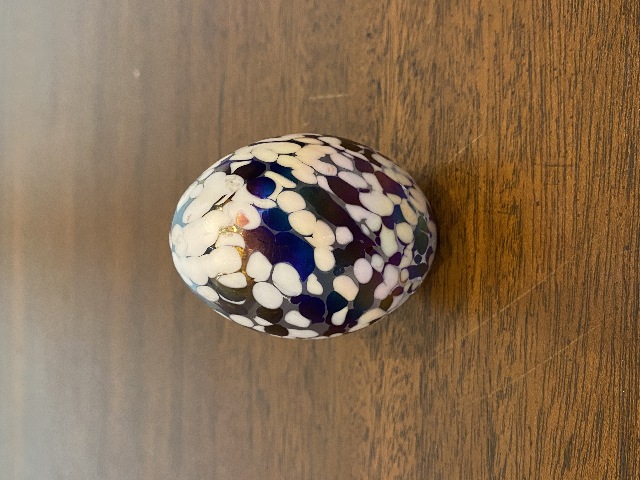 BEAUTIFUL White Splatter Iridescent Egg Shaped Art Glass Paperweight 3"H