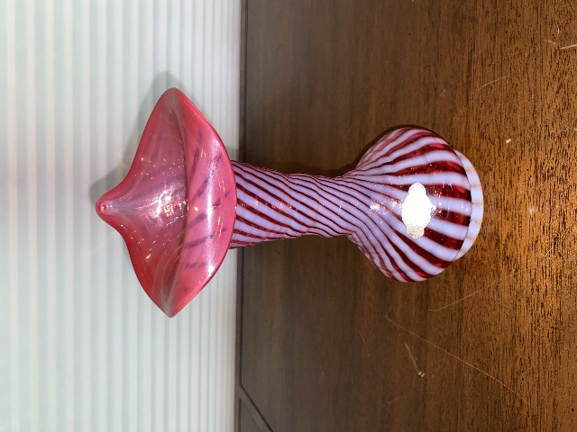 STUNNING VTG FENTON Cranberry Striped Jack In The Pulpit Vase W/LABEL 8.25"H