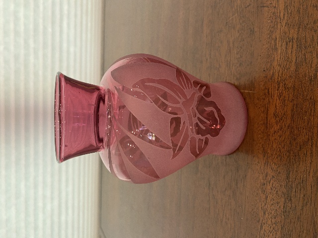 VTG KELSEY MURPHY PILGRIM Cranberry Frosted Cameo Etched Floral Vase 6"H SIGNED