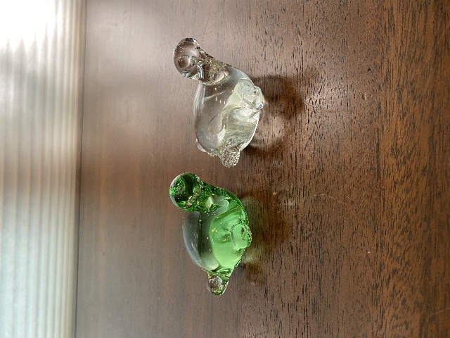 SET OF 2 ADORABLE Green & Clear Art Glass Turtle Figurines 2.75"L, 2.5"L