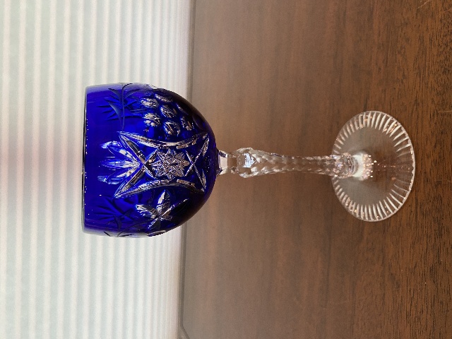 BEAUTIFUL VTG ANNAHUTTE Cobalt Blue Cut To Clear Grapes Crystal Wine Glass 7.75"