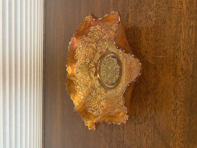 STUNNING VTG FENTON Marigold Iridescent LEAF CHAIN Glass Scalloped Bowl 8.75"W