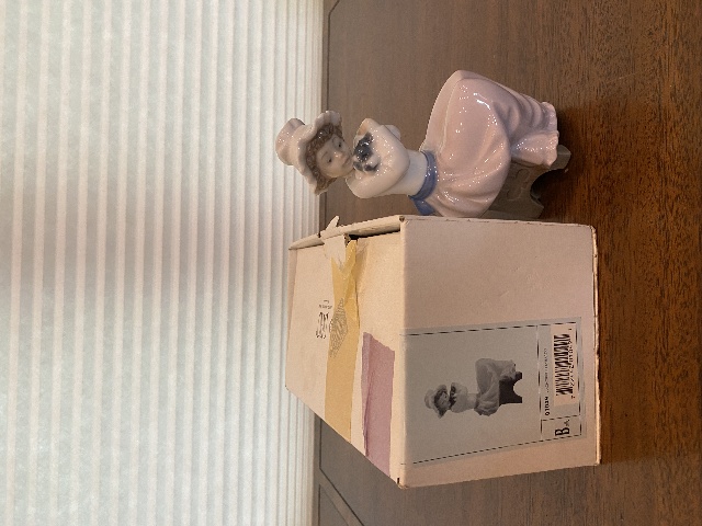 VTG NAO By LLADRO A BIG HUG Glossy Porcelain Figurine #1049 W/BOX 6.5"H SPAIN