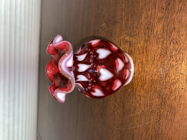 STUNNING VTG FENTON Cranberry Opalescent HEART OPTIC Beaded Glass Vase 4.25"H