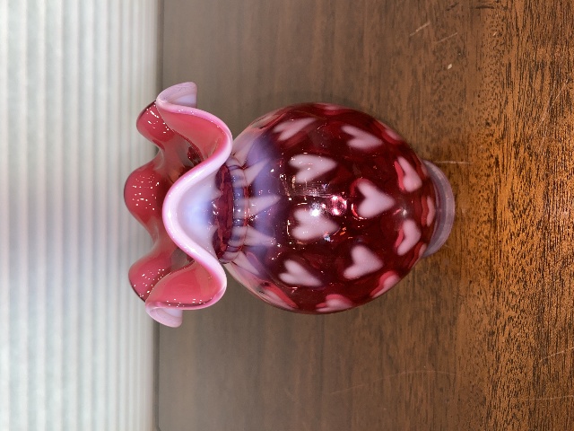 STUNNING VTG FENTON Cranberry Opalescent HEART OPTIC Glass Vase 5.5"H