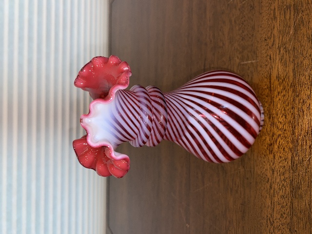 BEAUTIFUL VTG FENTON Cranberry Opalescent Candy Cane Swirl 2 Ring Vase 6.25"H
