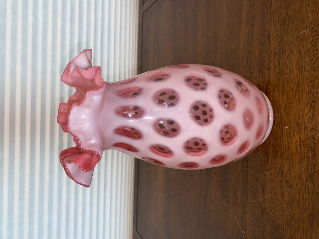STUNNING LARGE VTG FENTON Cranberry Opalescent COIN DOT Art Glass Vase 10"H