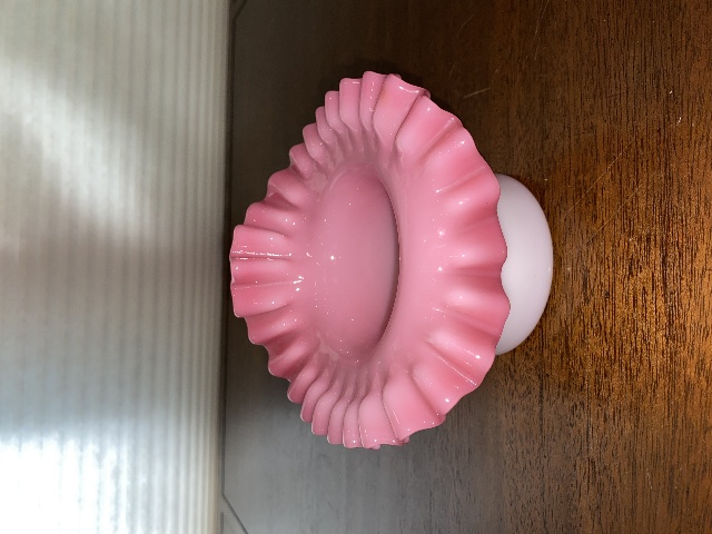 BEAUTIFUL VTG FENTON PEACH BLOW Ruffled Rim Pulpit/Hat Art Glass Vase 4.75"H