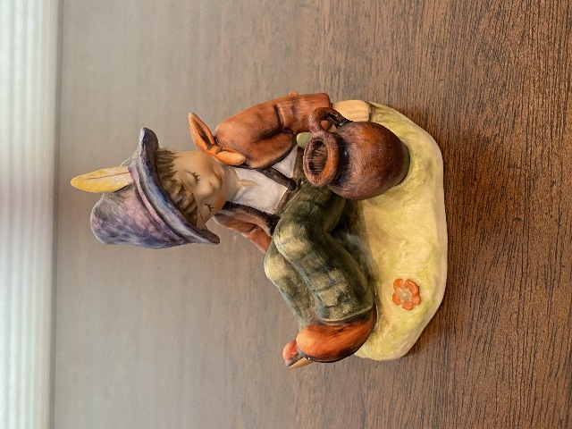 VTG Goebel COLLECTORS CLUB EXCLUSIVE Coffe Break Figurine #409 4"H, W.GERMANY