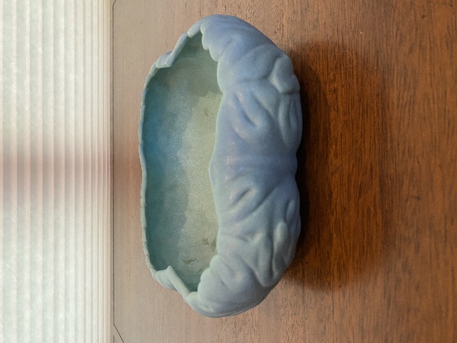 VTG VAN BRIGGLE Ming Turquoise Blue Oak Leaf Rim Art Pottery Bowl SIGNED 7"W