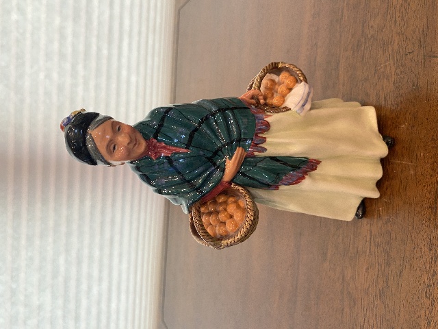 VTG Royal Doulton THE ORANGE LADY Porcelain Figurine #HN1953 8.5"H
