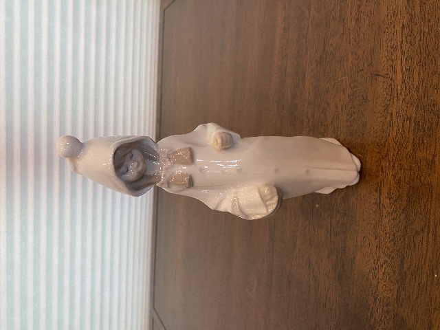 VTG LLADRO SHEPHERDDESS WITH BASKET Glossy Porcelain Figurine 8.5"H SPAIN