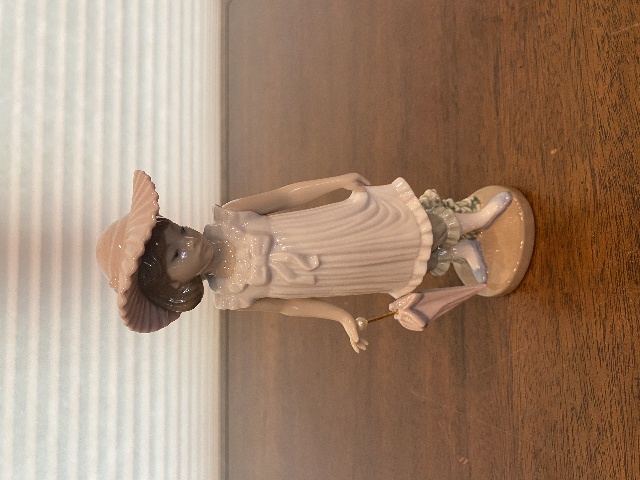 VTG NAO By LLADRO APRIL SHOWERS Glossy Porcelain Figurine #1126 7.5"H SPAIN