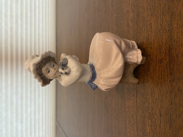 VTG NAO By LLADRO A BIG HUG Girl W/Puppy Glossy Porcelain Figurine 6.75"H SPAIN