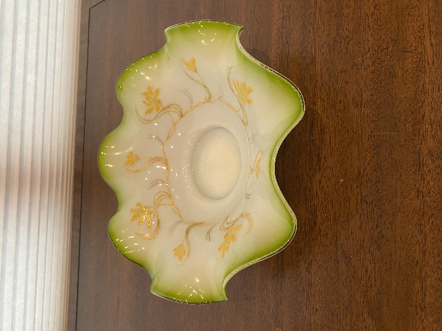 BEAUTIFUL ANTIQUE Green & White Floral PAINTED Art Glass Brides Bowl 11.75"W
