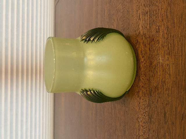 STUNNING ART NOUVEAU Kralik Green Tri Claw Art Glass Vase 4.75"H