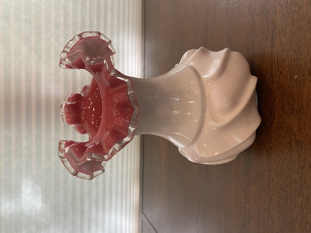 BEAUTIFUL VTG FENTON Milk Glass Peach Blow Ruffle Rim Silver Crest Vase 9"H