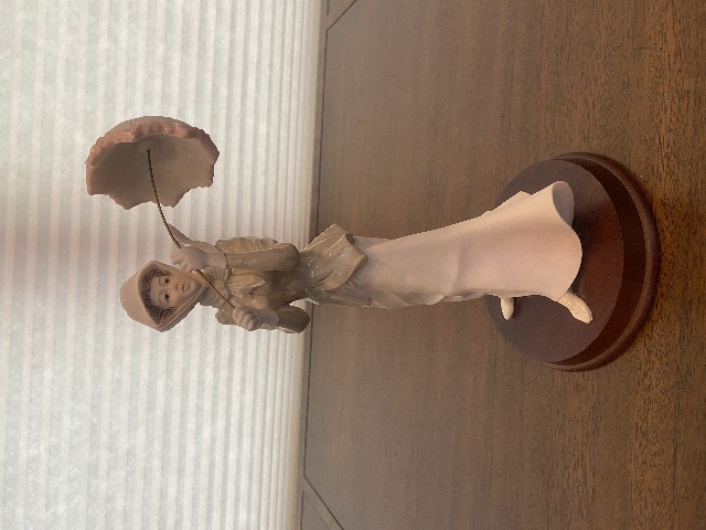 VINTAGE PUCCI Woman With Umbrella Art Sculpture/Figure W/Wood Base SIGNED 11.25"