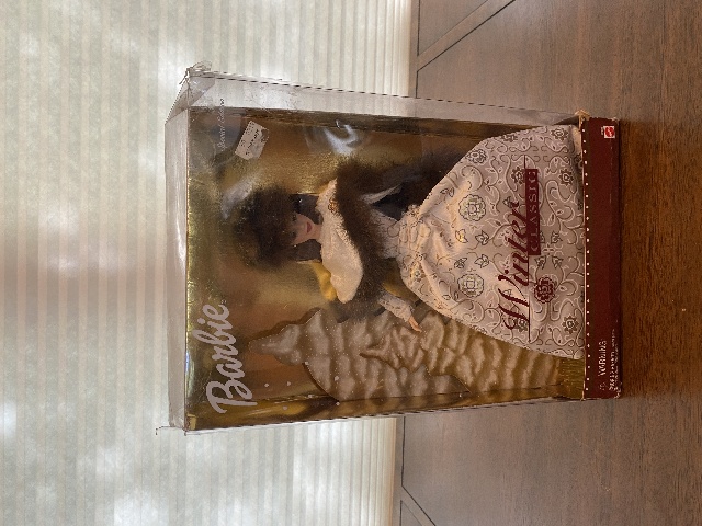 2001 SPECIAL EDITION WINTER CLASSIC Barbie Doll Mattel 52996