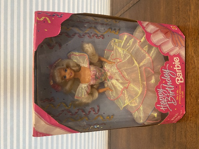 1995 SHES THE PRETTIEST PRESENT OF ALL HAPPY BIRTHDAY Barbie Doll Mattel 14649