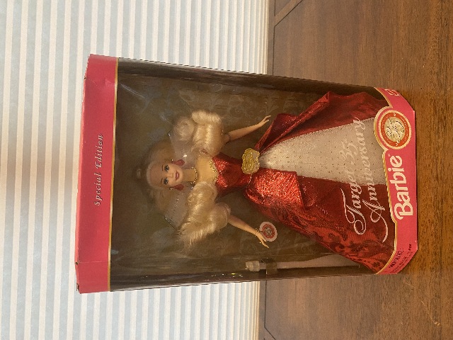 1997 SPECIAL EDITION TARGET 35TH ANNIVERSARY Barbie Doll Mattel 16485