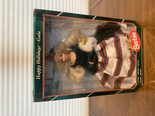 1994 SPECIAL EDITION HAPPY HOLIDAYS GALA Barbie Doll Mattel 13545
