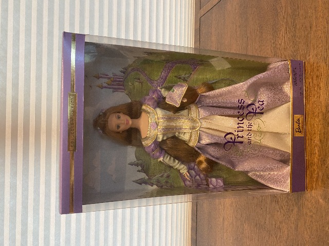 2000 COLLECTOR EDITION PRINCESS AND THE PEA Barbie Doll Mattel 28800