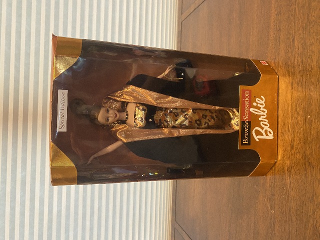 1998 SPECIAL EDITION BRONZE SENSATION Barbie Doll Mattel 20022