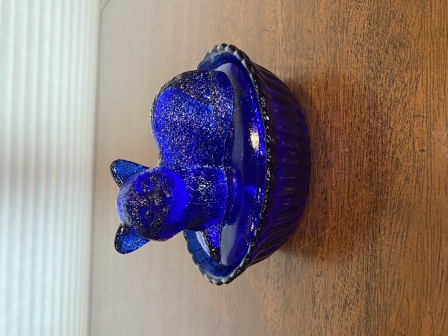 STUNNING VTG Westmoreland Cobalt Blue Nesting Cat Design Candy Dish 5.5"L