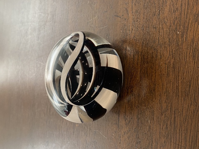 GORGEOUS TONY CRAY Black & White Abstract Swirl Art Glass Paperweight 3"W SIGNED