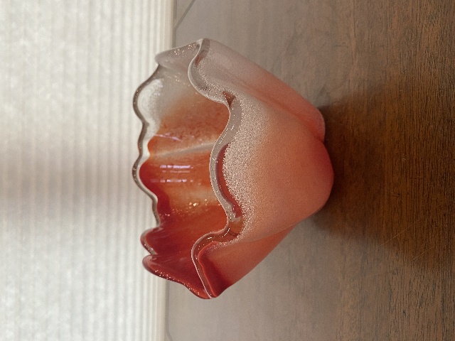 Red & White Small Bubble Ruffled Rim Art Glass Handkerchief Vase 5.25"H