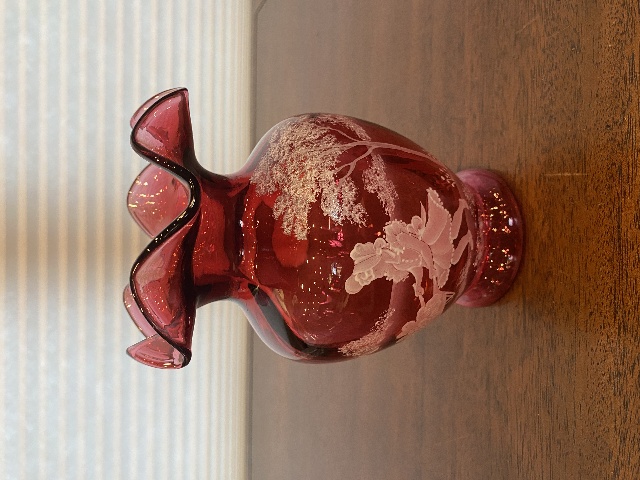 VTG MARY GREGORY Cranberry HAND PAINTED Nature Scene Glass Vase 6.75"H SIGNED