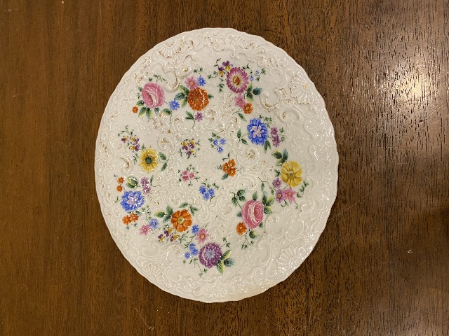 RARE ANTIQUE MEISSEN Hand Painted Floral Porcelain Plate 8.75"W SIGNED