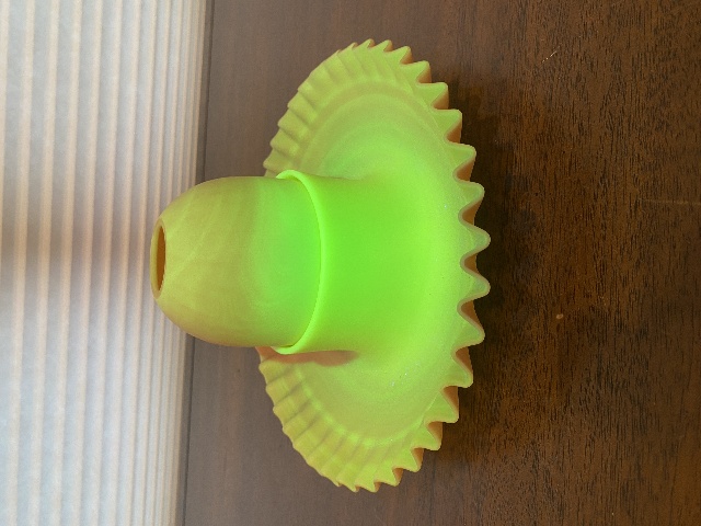 VTG UV REACTIVE Yellow/Peach Fenton Burmese Wide Fairy Lamp