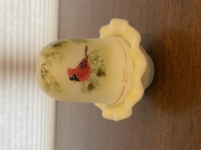 2009 FENTON Yellow Satin CARDINAL IN WINTER Fairy Lamp Candle Holder 5.5"H