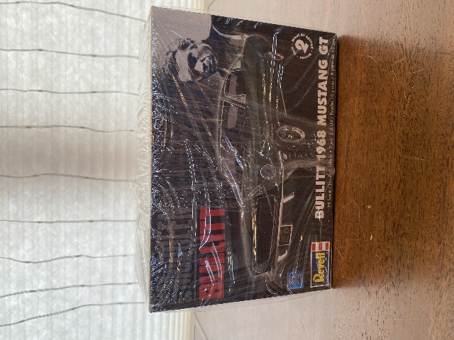 Revell STEVE MCQUEEN 1:25 Scale Die Cast Bullitt 1968 Mustang GT Model Kit