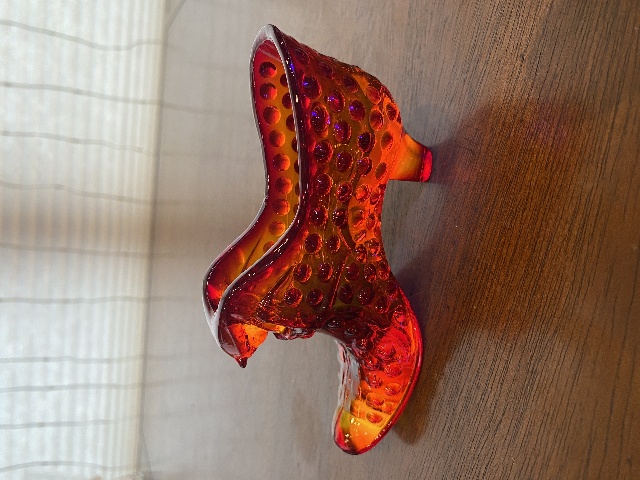 VTG UV REACTIVE FENTON Hobnail Amberina Cats Head Shoe/Slipper Figurine 5.5"L