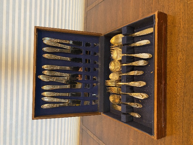 VTG 53 PIECE L & GEORGE H. ROGERS Co X/Tra Oneida LTD SILVERPLATE Flatware Set