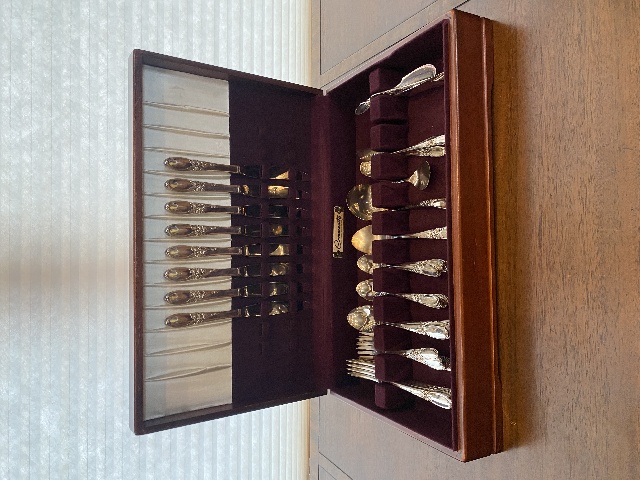 63 PIECE ONEIDA COMMUNITY WHITE ORCHID SILVERPLATE Flatware Set