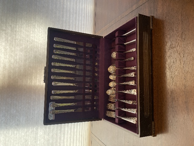65 PIECE ONEIDA COMMUNITY MILADY SILVERPLATE Flatware Set