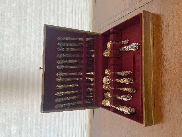 73 PIECE WM ROGERS IS PRECIOUS MIRROR SILVERPLATE Flatware Set
