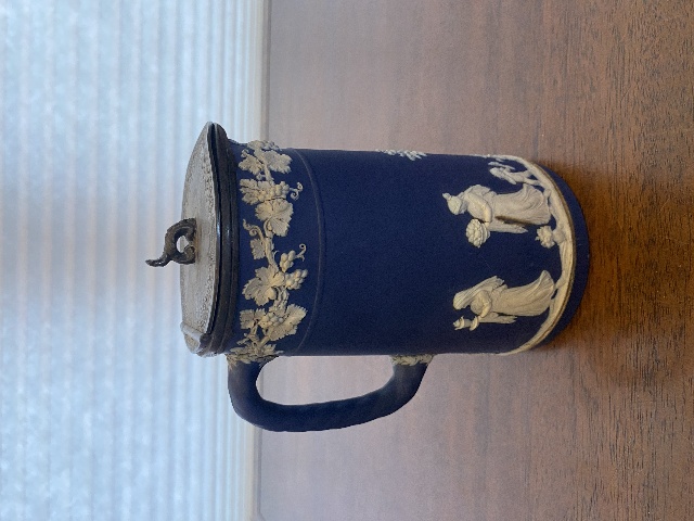 RARE VTG WEDGWOOD Jasperware Cobalt Blue Grapes/Cupids Lidded Syrup Pitcher 7"H